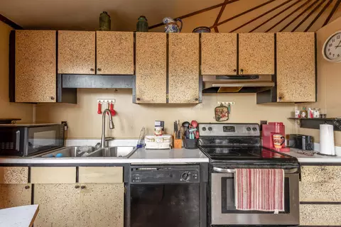Kitchen - 66830 Central St, Bend, OR 97703 photo 2 of 2