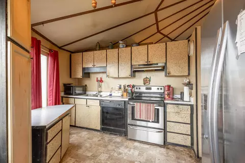 Kitchen - 66830 Central St, Bend, OR 97703 photo 1 of 2