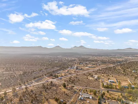 View/Area - 66830 Central St, Bend, OR 97703 photo 14 of 15