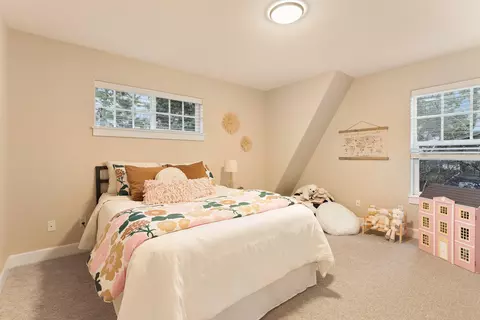 Bedroom - 2472 NW Shields Dr, Bend, OR 97703 photo 4 of 5