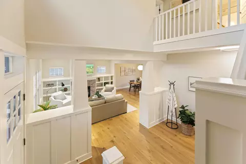 Entry Way - 2472 NW Shields Dr, Bend, OR 97703 photo 4 of 7