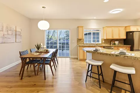 Dining - 2472 NW Shields Dr, Bend, OR 97703 photo 1 of 2