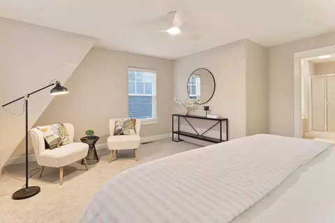 Bedroom - 2472 NW Shields Dr, Bend, OR 97703 photo 2 of 5