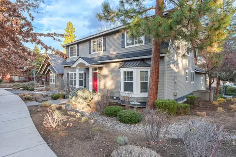 Exterior - 2472 NW Shields Dr, Bend, OR 97703 photo 5 of 8