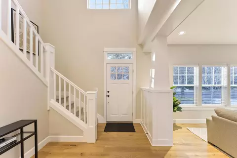 Entry Way - 2472 NW Shields Dr, Bend, OR 97703 photo 2 of 7