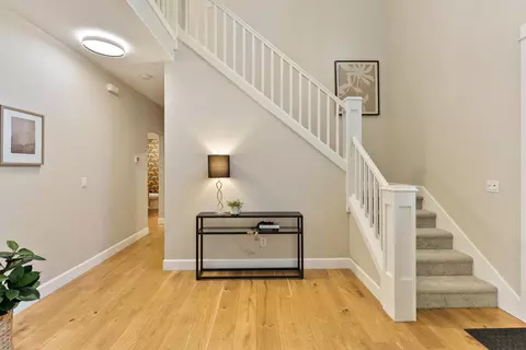 Entry Way - 2472 NW Shields Dr, Bend, OR 97703 photo 3 of 7