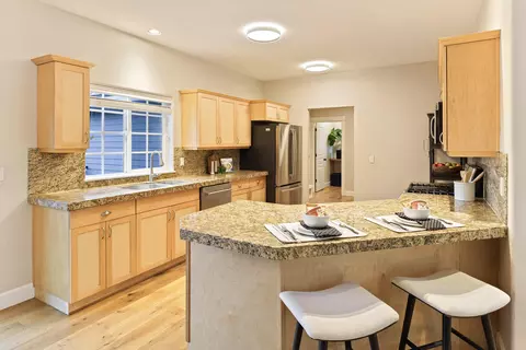 Kitchen - 2472 NW Shields Dr, Bend, OR 97703 photo 1 of 4