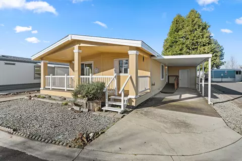 3431 S Pacific Hwy #SPC 17, Medford, OR 97501