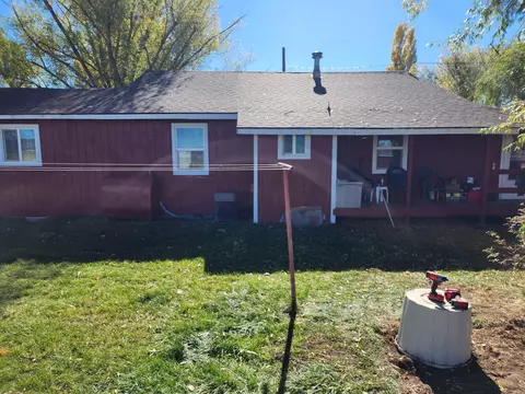 45797 Gift Rd, Bonanza, OR 97623