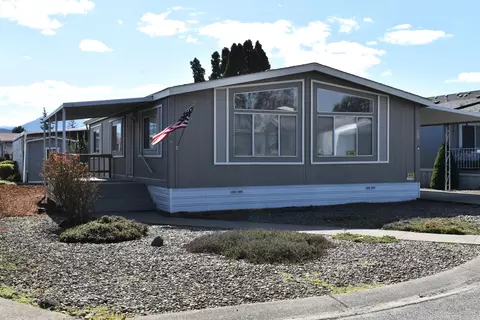 456 Whispering Willow Dr, Grants Pass, OR 97527