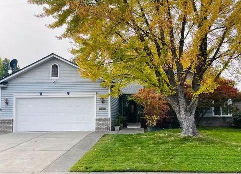 705 Mountain Ave, Central Point, OR 97502