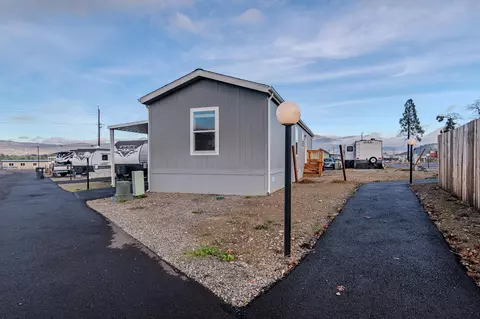 4074 S Pacific Hwy Hwy #10, Medford, OR 97501