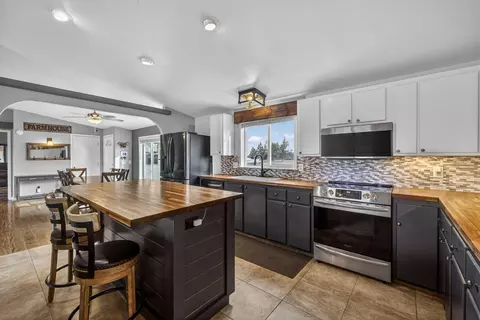 63493 Gentry Loop, Bend, OR 97701 photo 16