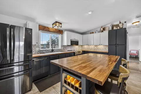 63493 Gentry Loop, Bend, OR 97701 photo 14
