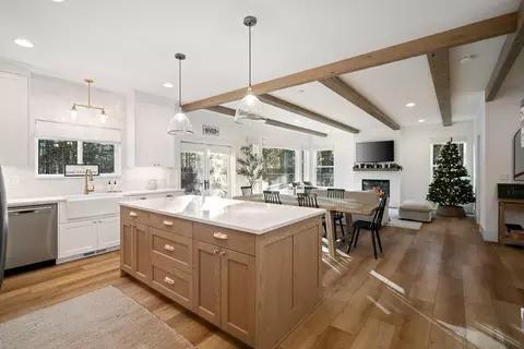 Kitchen - 17349 Merganser Dr, Bend, OR 97707 photo 3 of 4