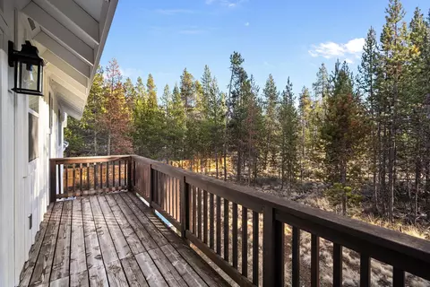 Exterior - 17349 Merganser Dr, Bend, OR 97707 photo 6 of 9