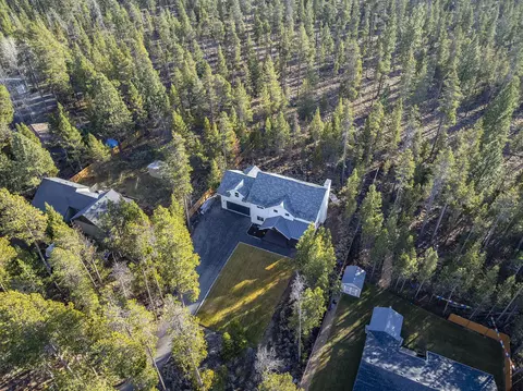 View/Area - 17349 Merganser Dr, Bend, OR 97707 photo 3 of 3