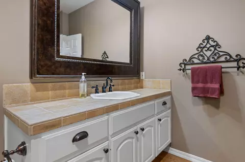 Bath - 60749 Willow Creek Loop, Bend, OR 97702 photo 3 of 3