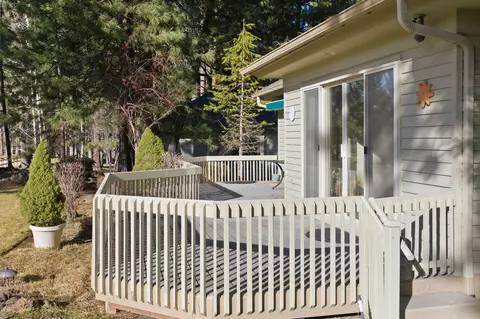 Exterior - 60749 Willow Creek Loop, Bend, OR 97702 photo 5 of 6