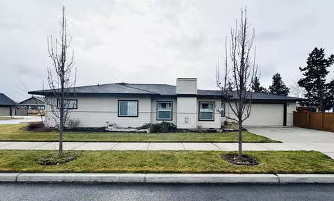 559 NW Rimrock Ct, Redmond, OR 97756