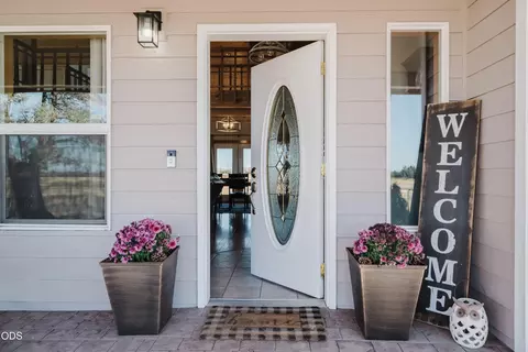 24605 Dodds Rd, Bend, OR 97701