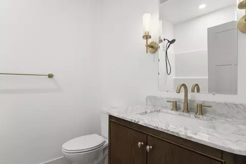 Bath - 17216 Jacinto Rd, Bend, OR 97707 photo 3 of 4