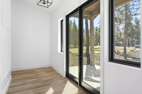 Entry Way - 17216 Jacinto Rd, Bend, OR 97707 photo 4 of 4