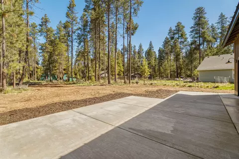 Exterior - 17216 Jacinto Rd, Bend, OR 97707 photo 5 of 8