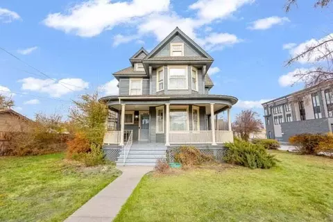 305 W 1st St, Prineville, OR 97754