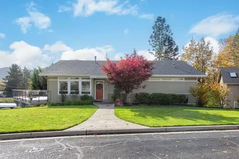 101 Cedar Ridge Ter, Rogue River, OR 97537