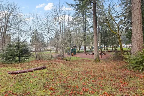 748 Willis Ave, Glendale, OR 97442 photo 3
