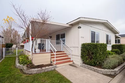 3555 S Pacific Hwy #220, Medford, OR 97501