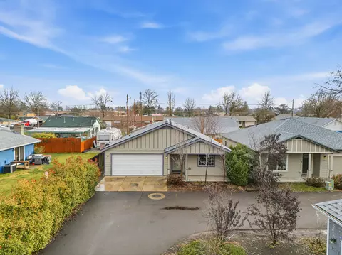 2646 Wyatt Dr, Medford, OR 97501
