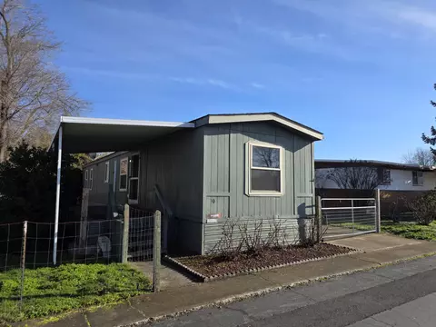 301 Freeman Rd UNIT 30, Central Point, OR 97502