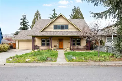165 Orange Ave, Ashland, OR 97520