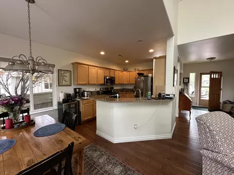 19548 Fishhawk Loop, Bend, OR 97702 photo 4