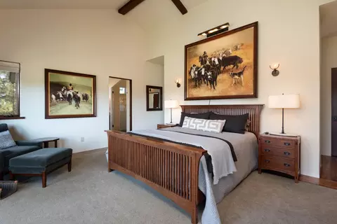 Bedroom - 23126 Switchback Ct, Bend, OR 97701 photo 5 of 8