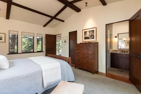 Bedroom - 23126 Switchback Ct, Bend, OR 97701 photo 2 of 8