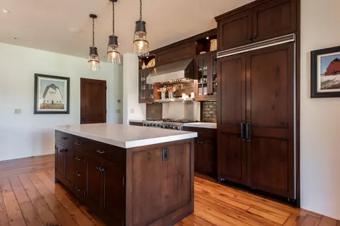 Kitchen - 23126 Switchback Ct, Bend, OR 97701 photo 3 of 4
