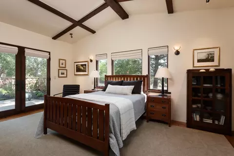 Bedroom - 23126 Switchback Ct, Bend, OR 97701 photo 1 of 8