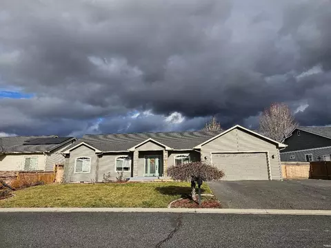 6405 Ventura Dr, Klamath Falls, OR 97603