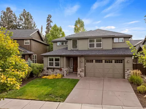 19671 Hollygrape St, Bend, OR 97702