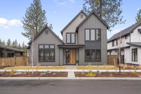 3350 NW Leavitt Ln, Bend, OR 97703