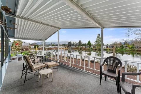 183 Kingsley Dr, Grants Pass, OR 97526