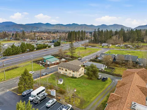 3095 Canal Ave, Grants Pass, OR 97527