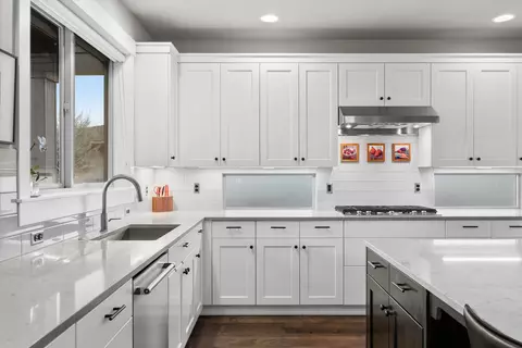Kitchen - 60873 SW Headwaters Loop, Bend, OR 97702 photo 5 of 8