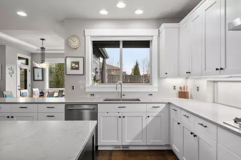 Kitchen - 60873 SW Headwaters Loop, Bend, OR 97702 photo 6 of 8