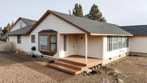 60990 Jennings Rd, Bend, OR 97702 photo 3