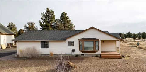 60990 Jennings Rd, Bend, OR 97702 photo 2
