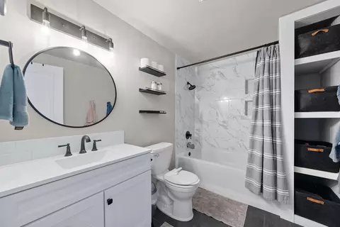 Bath - 66511 Ponderosa Loop, Bend, OR 97703 photo 2 of 2